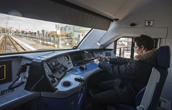 New electric passenger train presented in Moscow