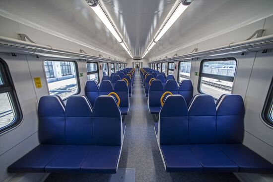 New electric passenger train presented in Moscow