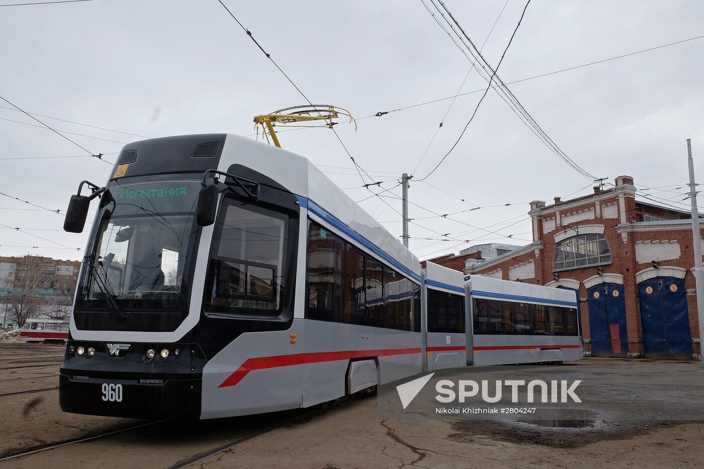 New three-section tram 71-633 in Samara