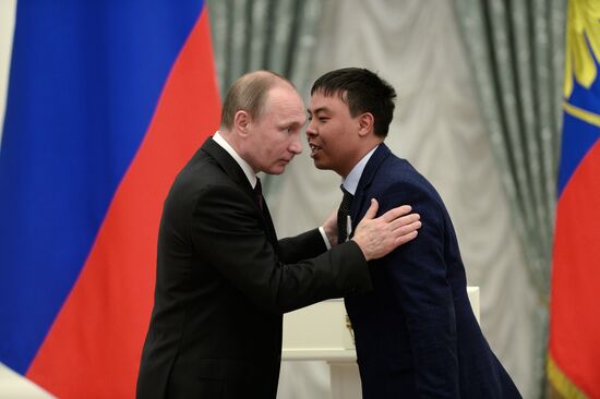 President Vladimir Putin gives government awards in Kremlin