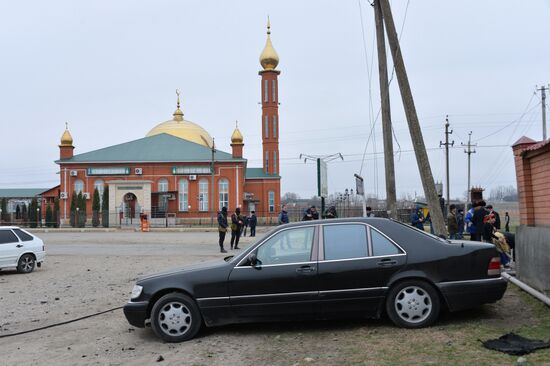 Car explodes near mosque in Nazran