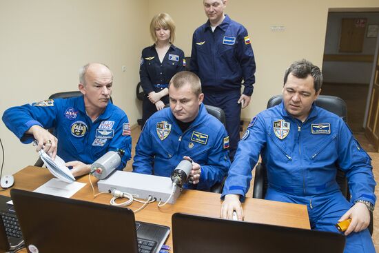 ISS 47/48 crew's Baikonur training