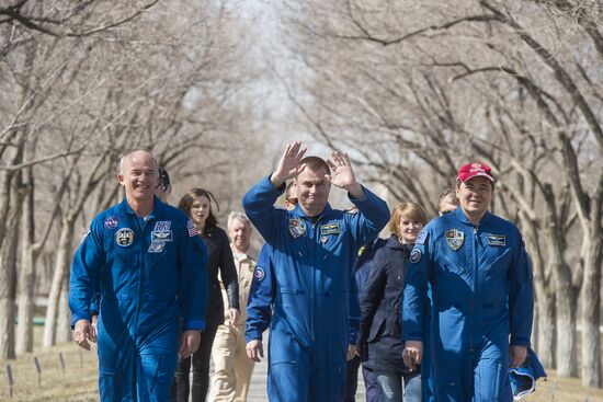 ISS 47/48 crew's Baikonur training