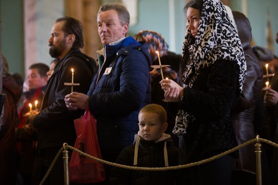 Vigil in Peter and Paul Fortress in memory of Sinai aircrash victims