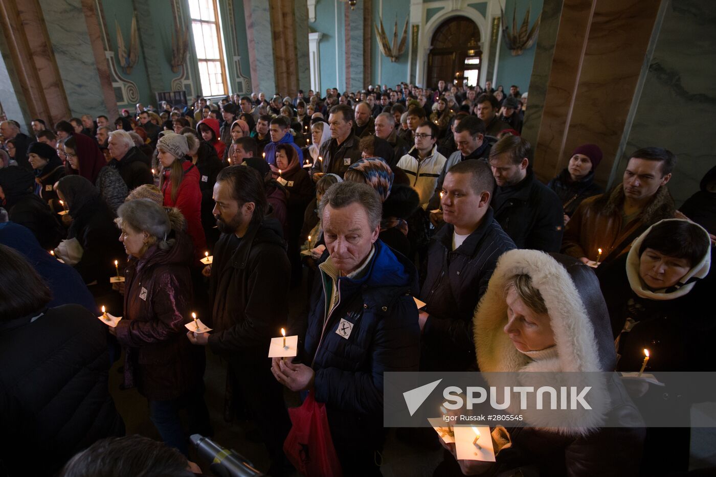 Vigil in Peter and Paul Fortress in memory of Sinai aircrash victims