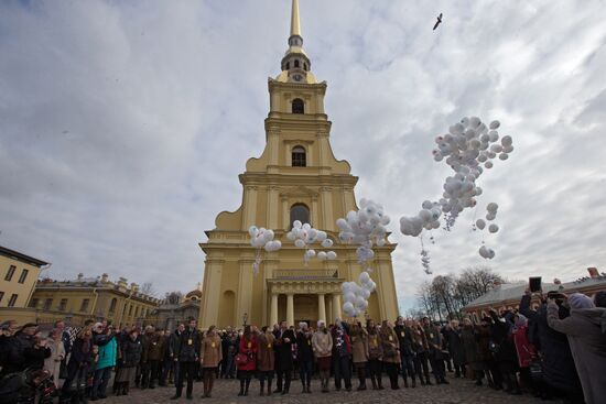 Vigil in Peter and Paul Fortress in memory of Sinai aircrash victims