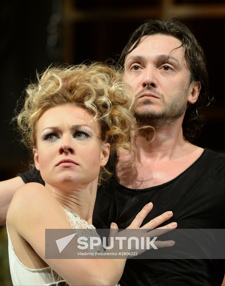 The Dog in the Manger play run-through at Moscow Satire Theater