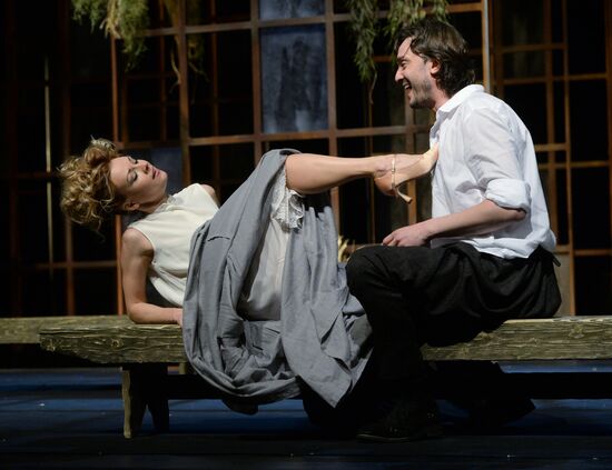 The Dog in the Manger play run-through at Moscow Satire Theater