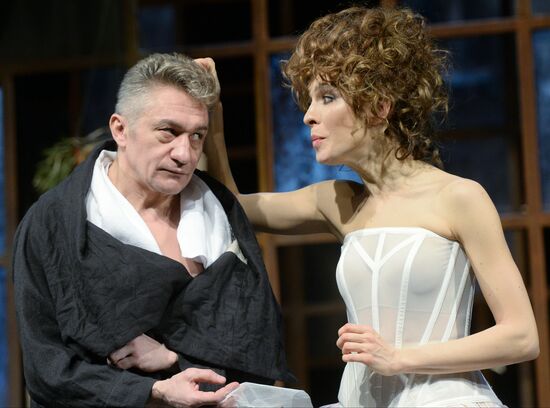 The Dog in the Manger play run-through at Moscow Satire Theater