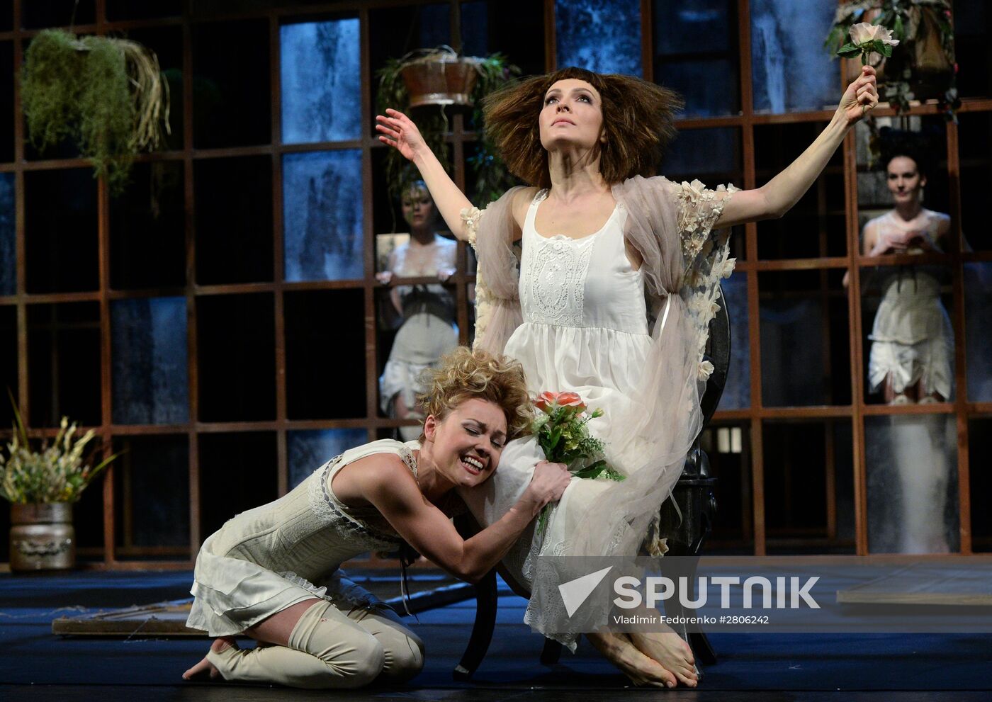 The Dog in the Manger play run-through at Moscow Satire Theater