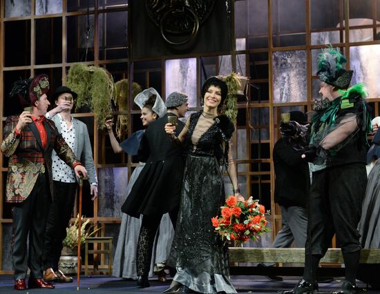 The Dog in the Manger play run-through at Moscow Satire Theater