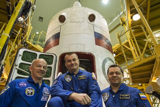 Closing stage in preparation of ISS 47/48 prime and backup crews