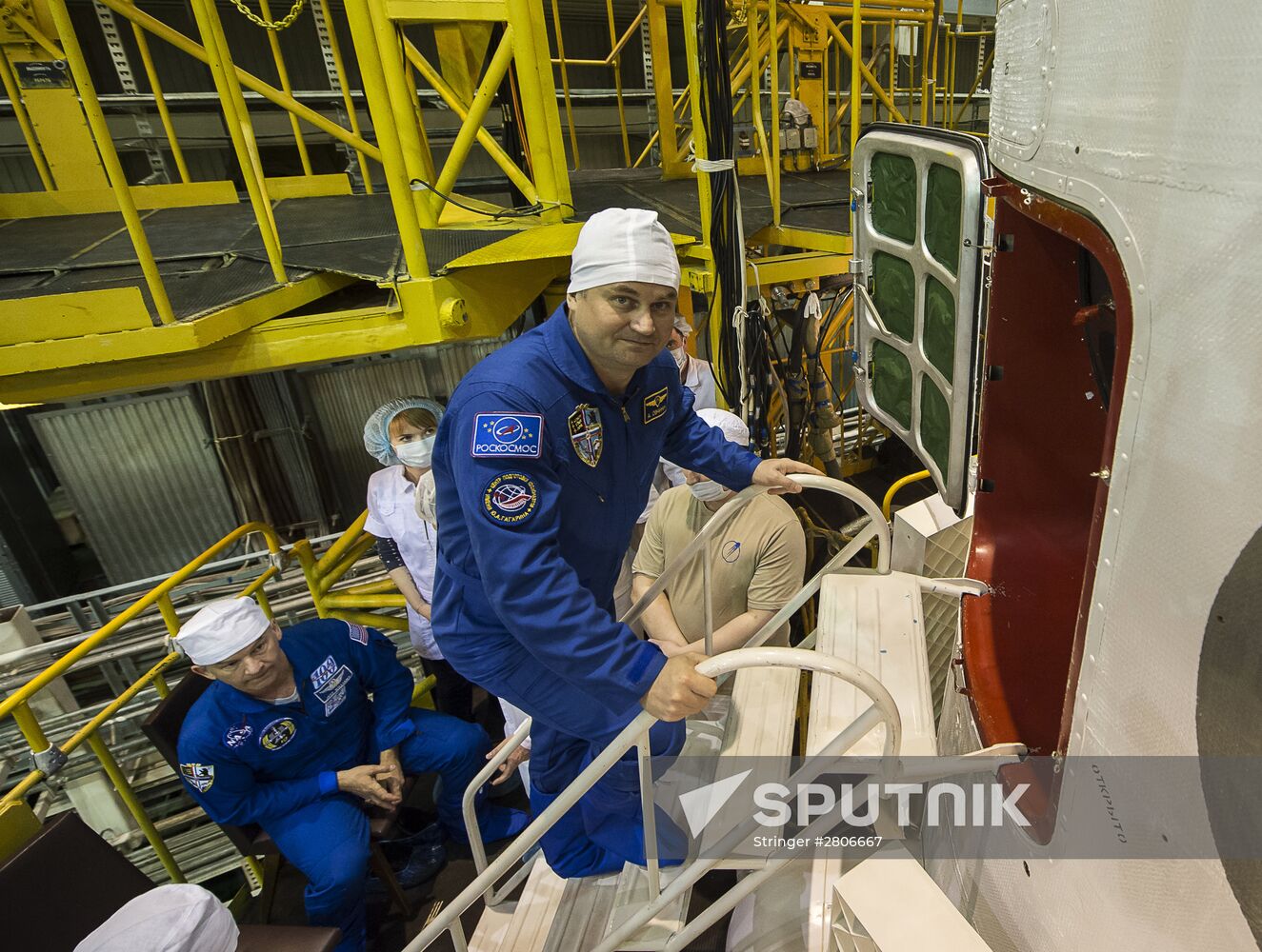 Closing stage in preparation of ISS 47/48 prime and backup crews