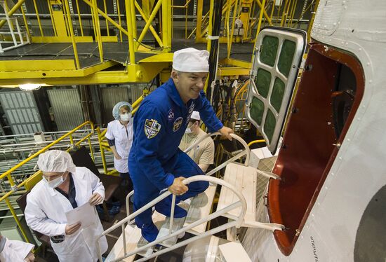 Closing stage in preparation of ISS 47/48 prime and backup crews