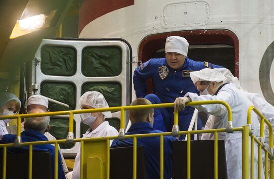 Closing stage in preparation of ISS 47/48 prime and backup crews