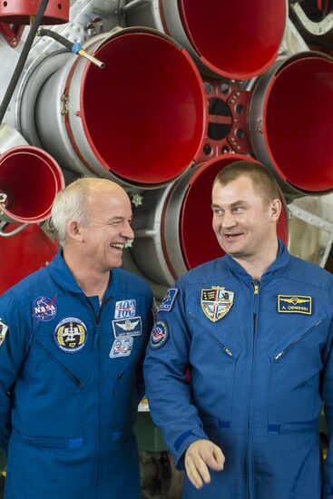Closing stage in preparation of ISS 47/48 prime and backup crews