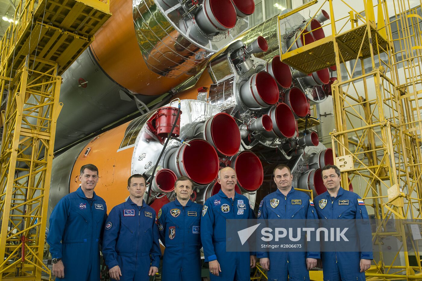 Closing stage in preparation of ISS 47/48 prime and backup crews