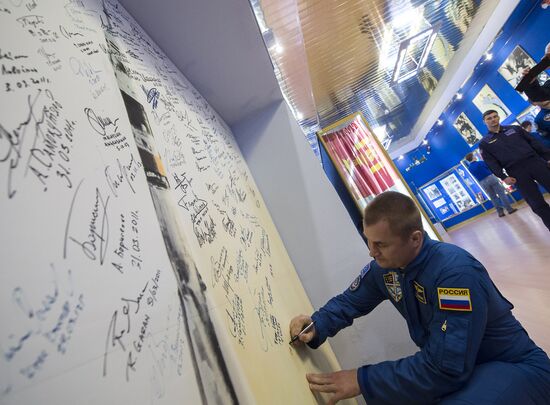 Closing stage in preparation of ISS 47/48 prime and backup crews