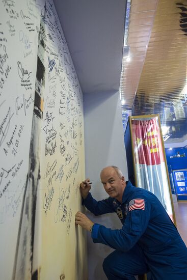 Closing stage in preparation of ISS 47/48 prime and backup crews