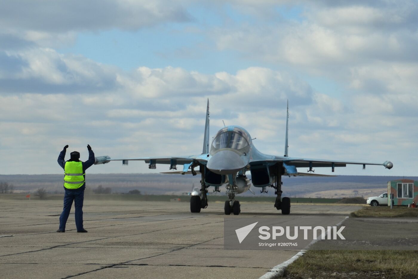 First group of Russian Su-34 bomber jets from Syria landed in Russia's Voronezh