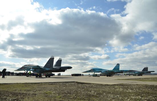 First group of Russian Su-34 bomber jets from Syria landed in Russia's Voronezh
