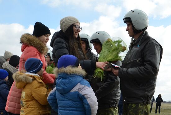 First group of Russian Su-34 bomber jets from Syria landed in Russia's Voronezh