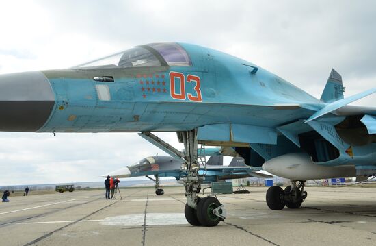 First group of Russian Su-34 bomber jets from Syria landed in Russia's Voronezh