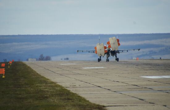 First group of Russian Su-34 bomber jets from Syria landed in Russia's Voronezh