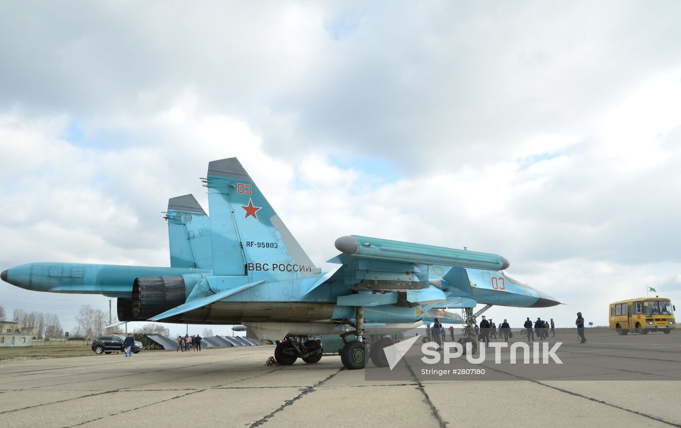 First group of Russian Su-34 bomber jets from Syria landed in Russia's Voronezh