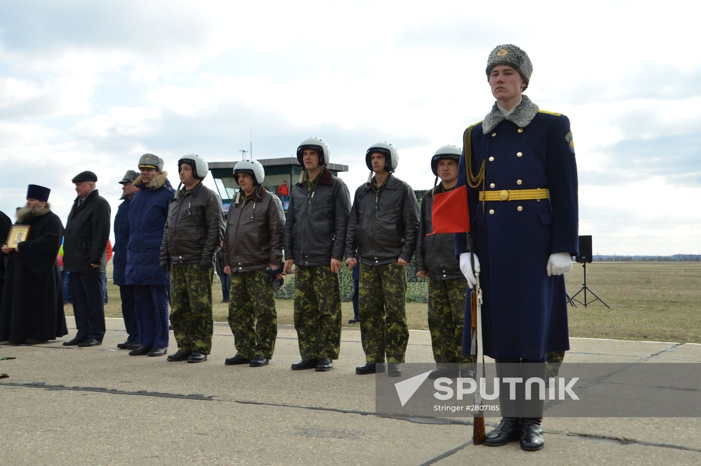 First group of Russian Su-34 bomber jets from Syria landed in Russia's Voronezh