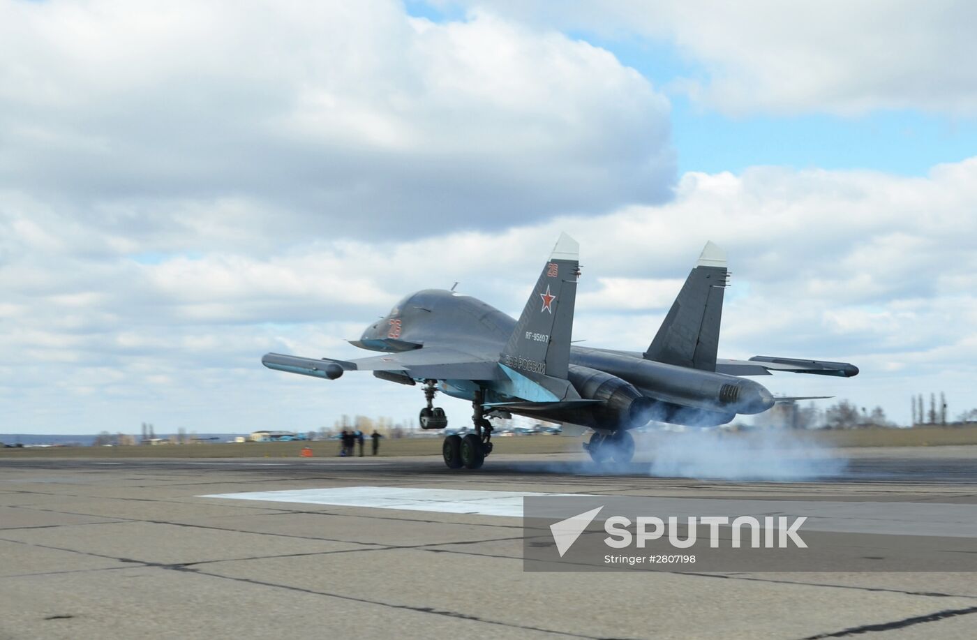 First group of Russian Su-34 bomber jets from Syria landed in Russia's Voronezh