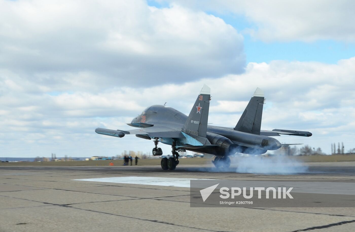First group of Russian Su-34 bomber jets from Syria landed in Russia's Voronezh