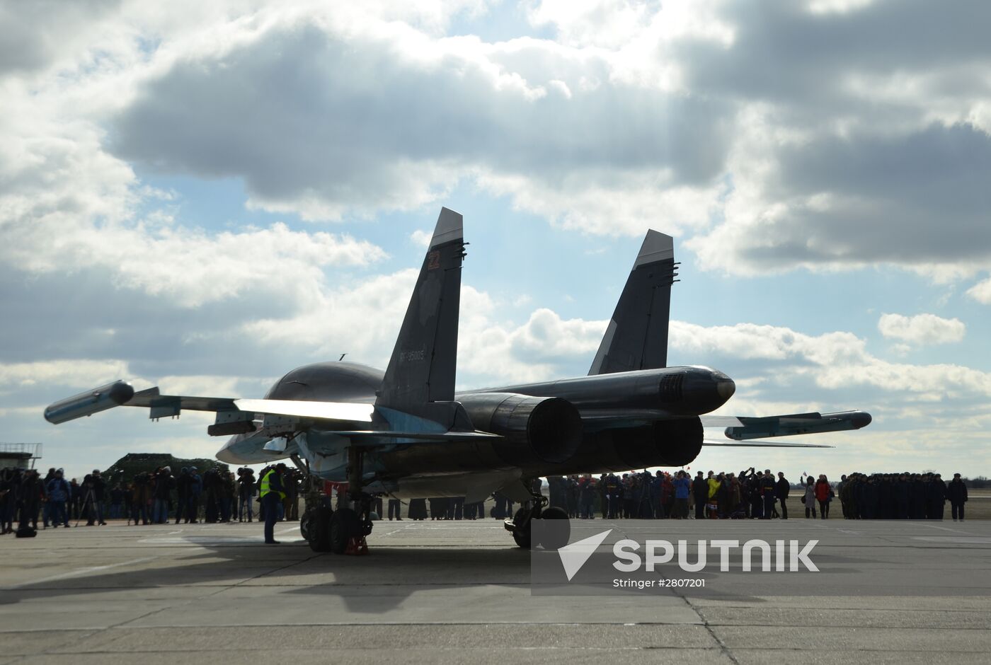 First group of Russian Su-34 bomber jets from Syria landed in Russia's Voronezh