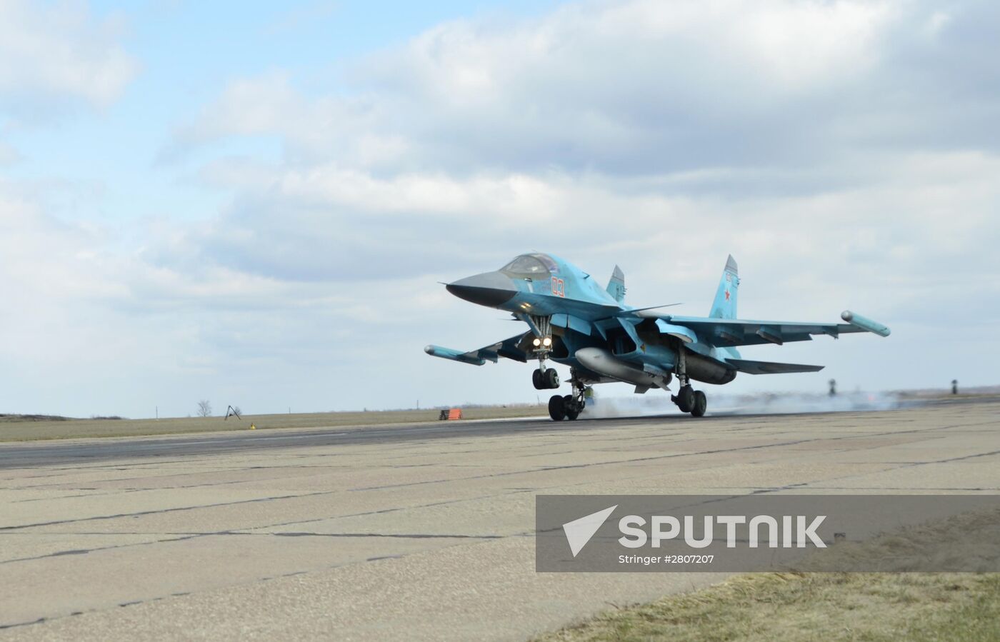 First group of Russian Su-34 bomber jets from Syria landed in Russia's Voronezh