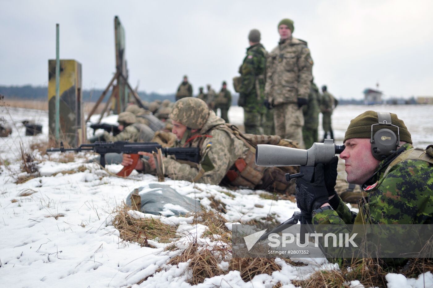 Ukrainian and Canadian defense ministers meet in Lvov region