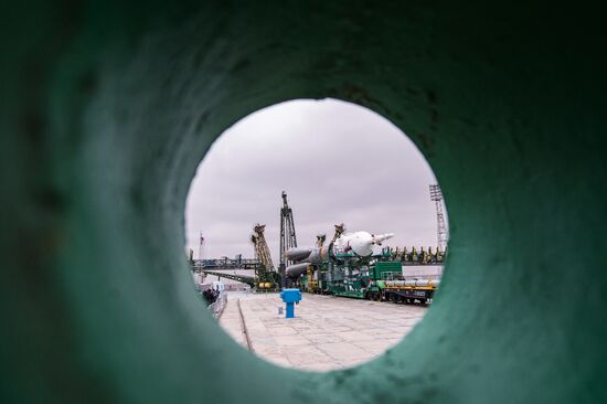 Soyuz-FG launch vehicle with manned Soyuz-TMA-20M spacecraft mounted at first Gagarinskaya launch pad
