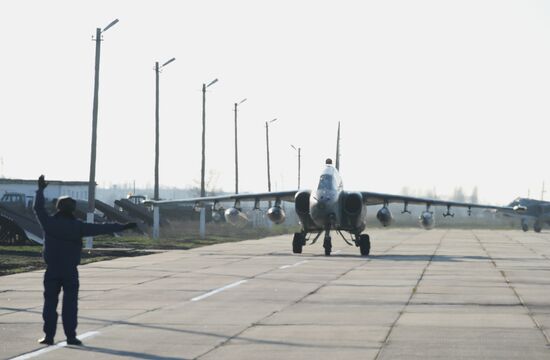 Crews of Russian aircraft welcomed home in Primorye-Akhtarsk from Khmeimim Air Base