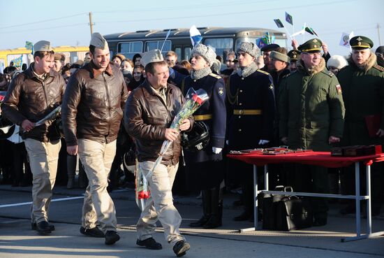 Crews of Russian aircraft welcomed home in Primorye-Akhtarsk from Khmeimim Air Base