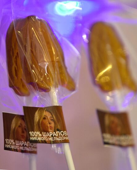 St Petersburg confectioners manufacture lollipops to support Maria Sharapova