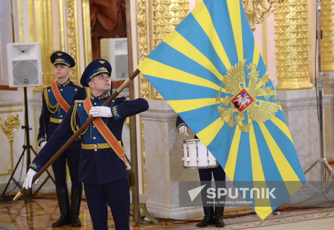 Banner of Russian Aerospace Forces presented in Kremlin