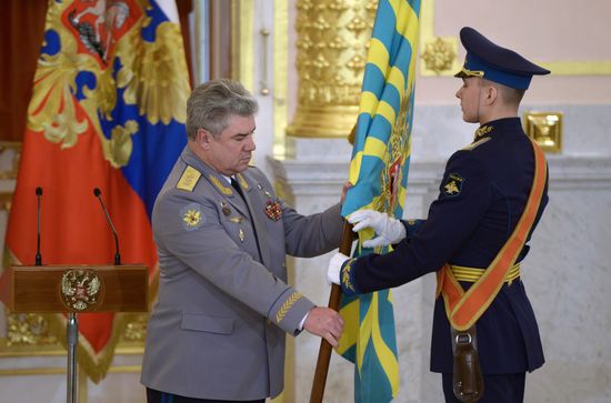Banner of Russian Aerospace Forces presented in Kremlin