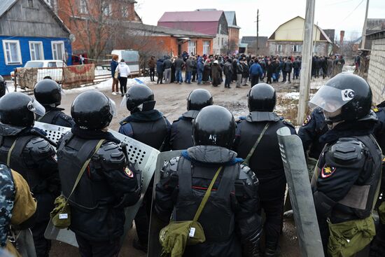 Riots in village outside Tula