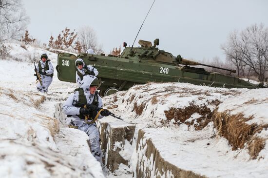 Far Eastern Combined Arms Command School cadets during military exercise