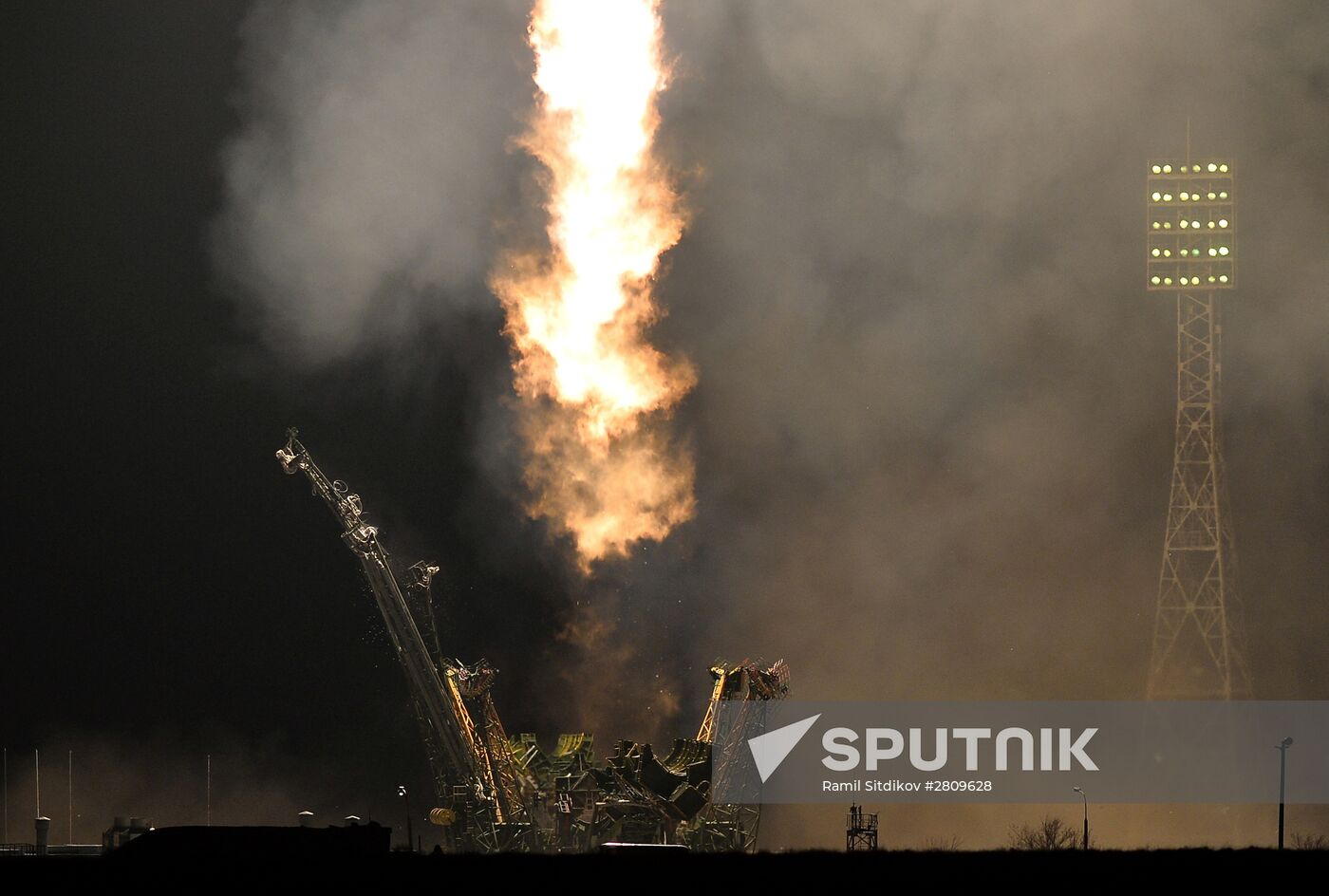 Soyuz-FG carrying Soyuz TMA-20M spacecraft launches from Baikonur Space Center