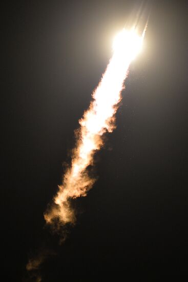 Soyuz-FG carrying Soyuz TMA-20M spacecraft launches from Baikonur Space Center