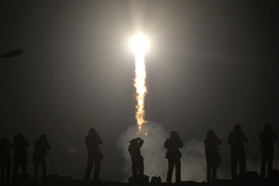 Soyuz-FG carrying Soyuz TMA-20M spacecraft launches from Baikonur Space Center