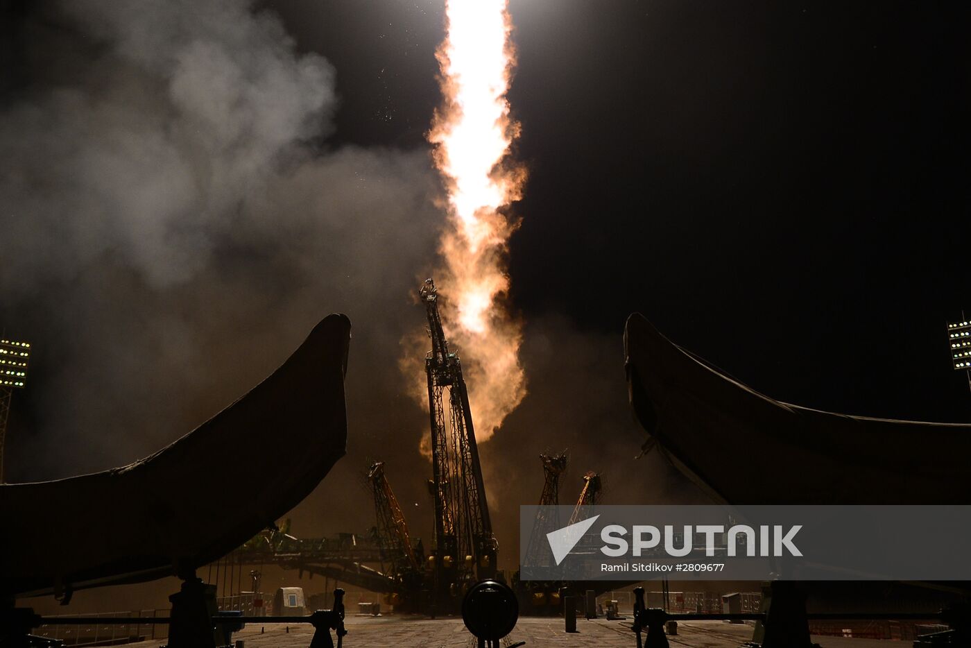 Soyuz-FG carrying Soyuz TMA-20M spacecraft launches from Baikonur Space Center