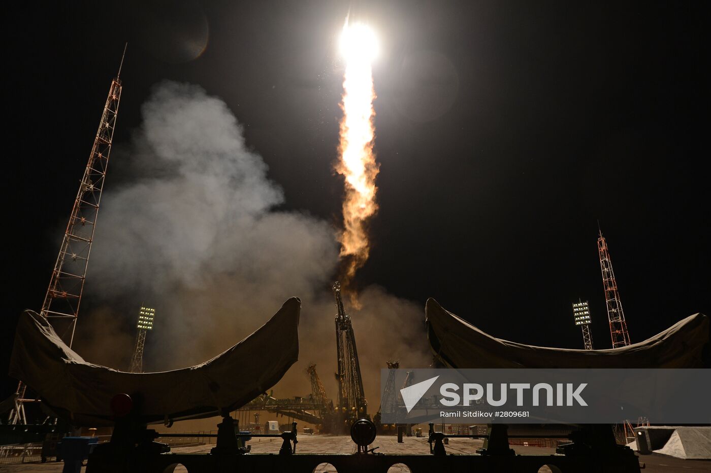 Soyuz-FG carrying Soyuz TMA-20M spacecraft launches from Baikonur Space Center