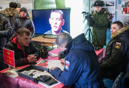 "Enlistment Contract is Your Choice" campaign in Omsk