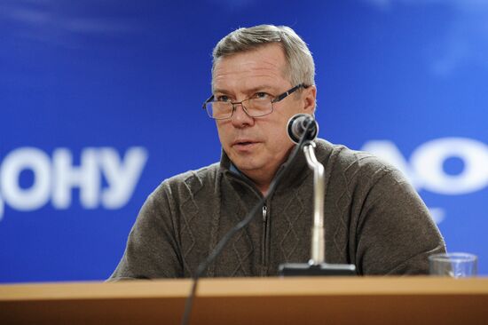 Boeing-737-800 passenger jet crashes in Rostov-on-Don airport